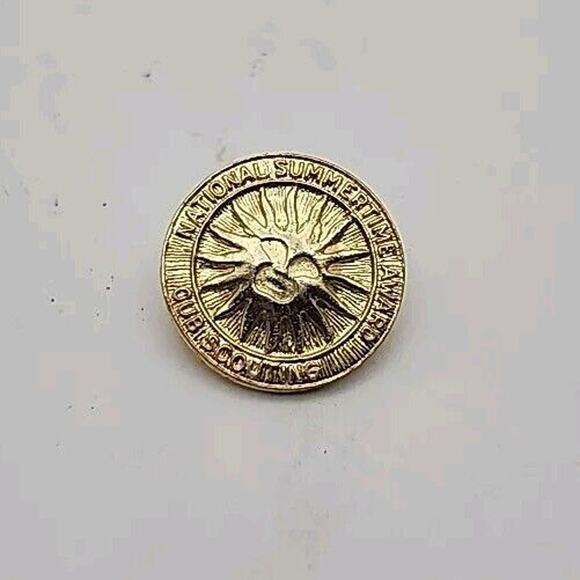 National Summertime Award Cub Scouting Pin Sun Lapel Enamel Collectible - Picture 3 of 3
